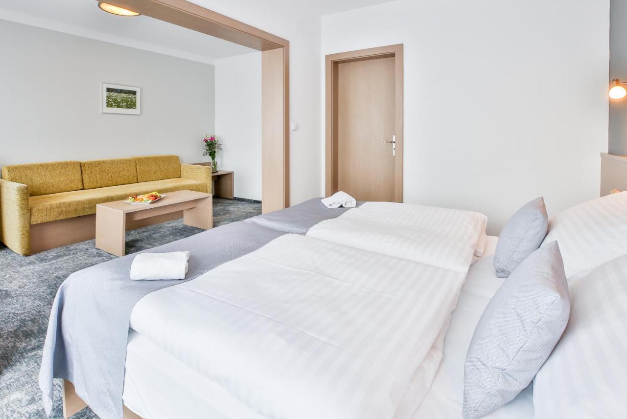 Lh Parkhotel Hluboka Nad Vltavou Congress & Wellness Eksteriør billede