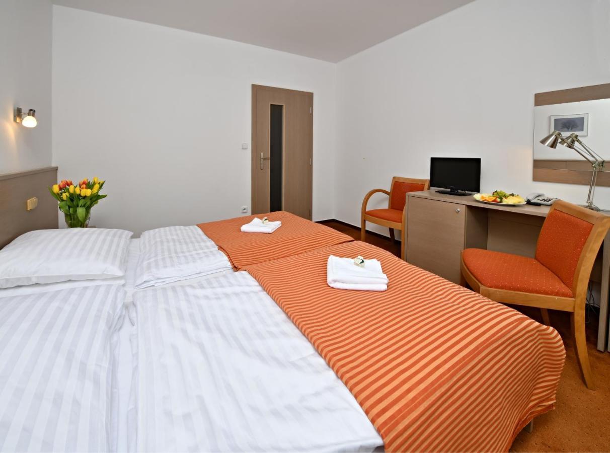 Lh Parkhotel Hluboka Nad Vltavou Congress & Wellness Eksteriør billede