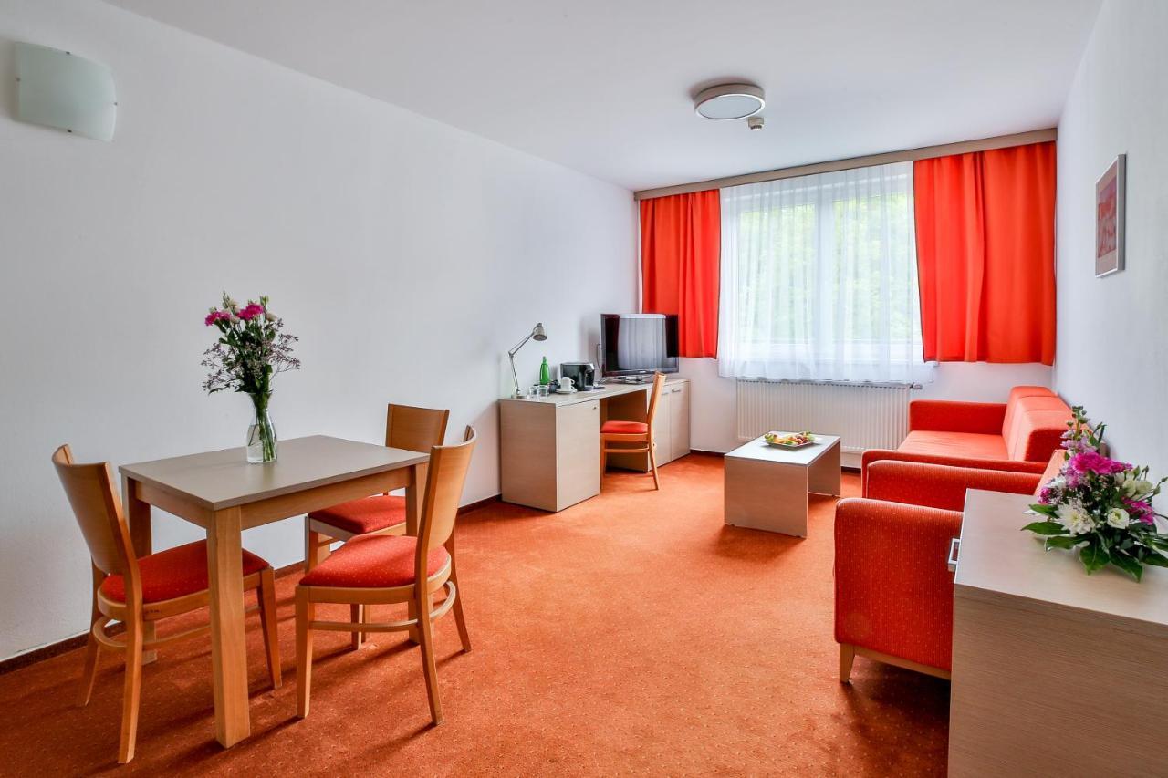 Lh Parkhotel Hluboka Nad Vltavou Congress & Wellness Eksteriør billede
