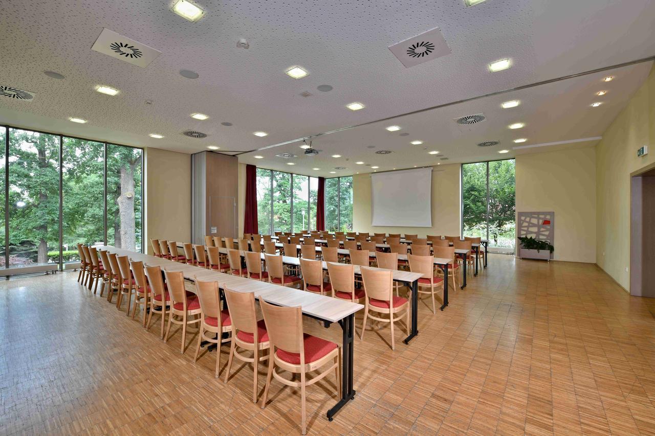 Lh Parkhotel Hluboka Nad Vltavou Congress & Wellness Eksteriør billede