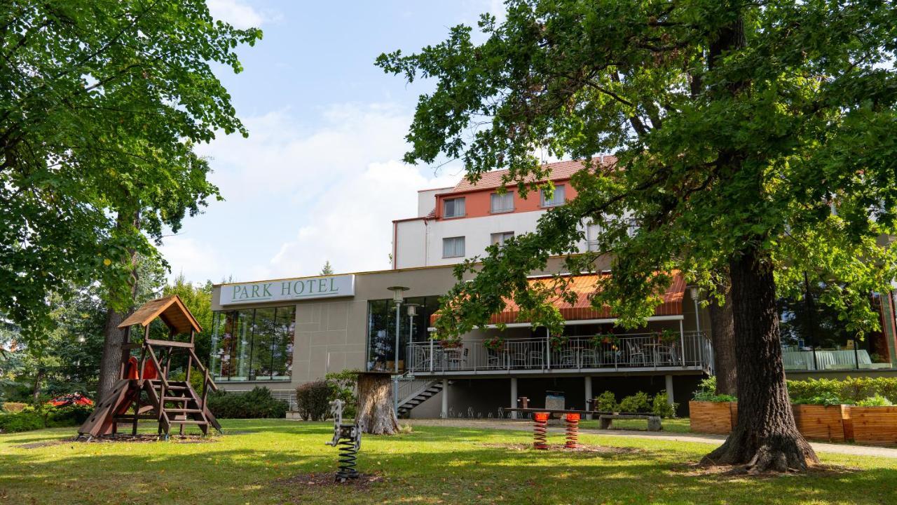 Lh Parkhotel Hluboka Nad Vltavou Congress & Wellness Eksteriør billede